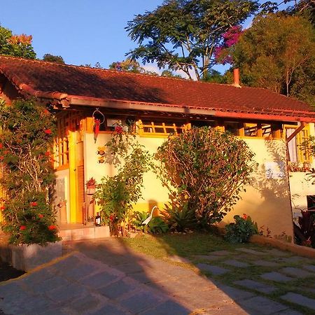 Rosa Amarela Sao Pedro da Serra (Rio de Janeiro) Bagian luar foto