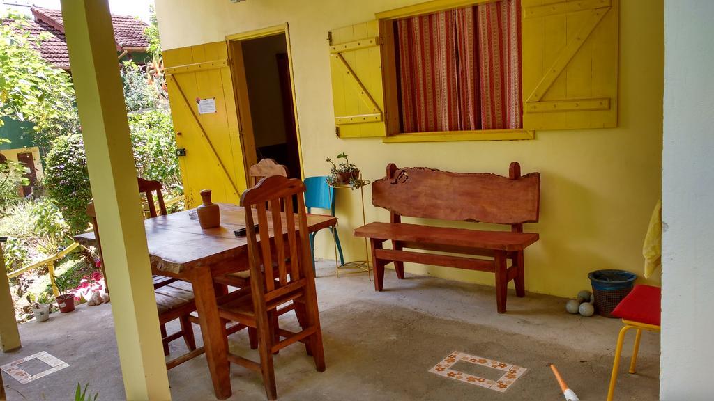 Rosa Amarela Sao Pedro da Serra (Rio de Janeiro) Bagian luar foto