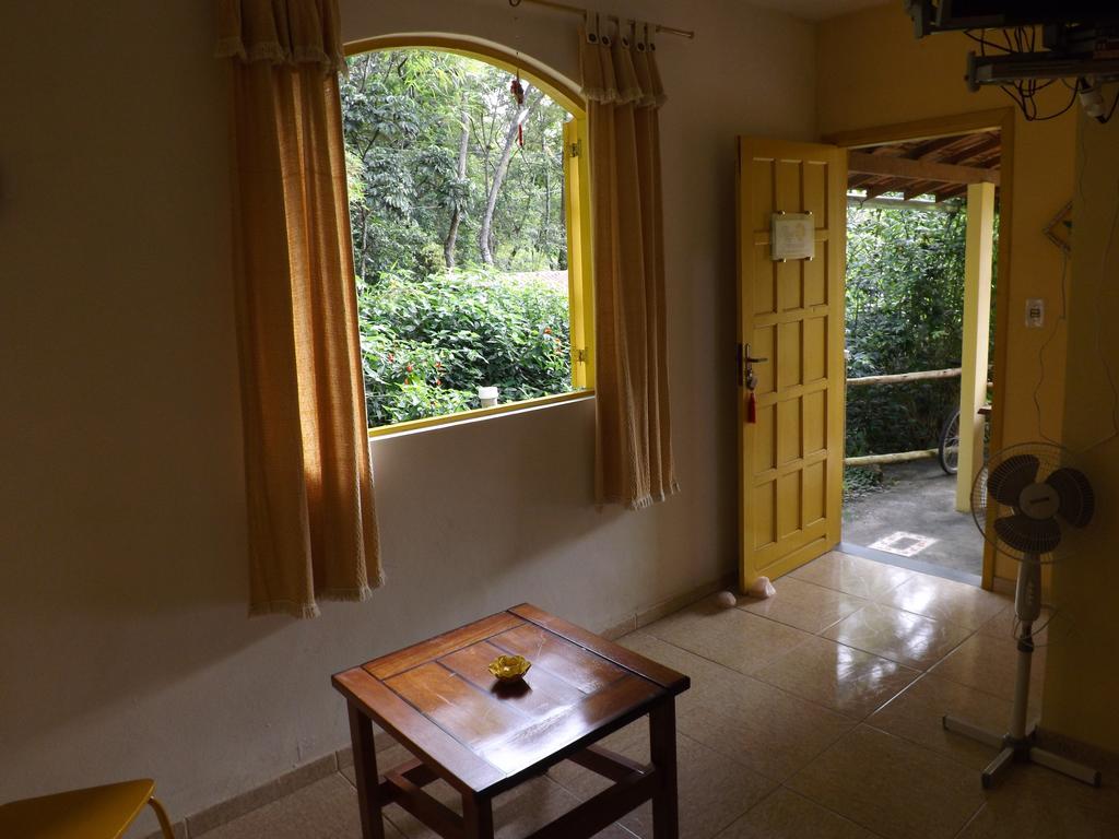 Rosa Amarela Sao Pedro da Serra (Rio de Janeiro) Bagian luar foto