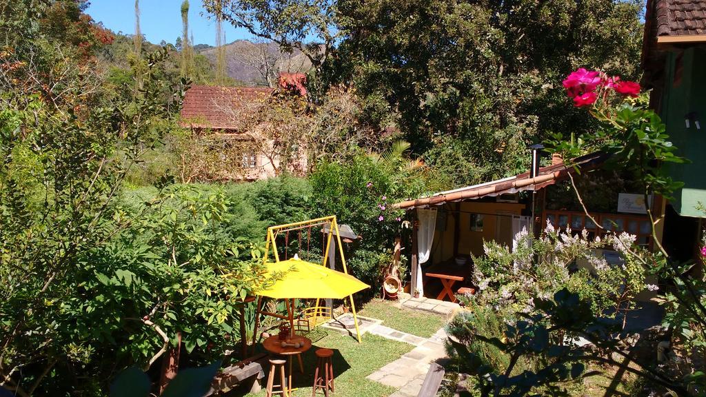 Rosa Amarela Sao Pedro da Serra (Rio de Janeiro) Bagian luar foto