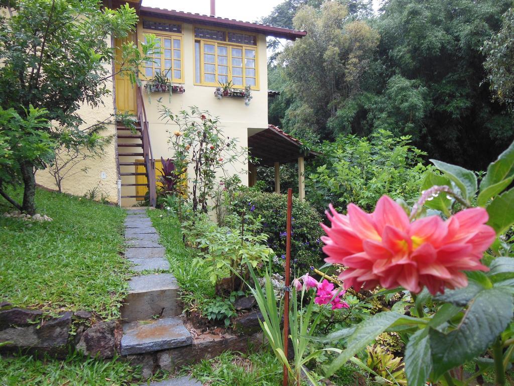 Rosa Amarela Sao Pedro da Serra (Rio de Janeiro) Bagian luar foto